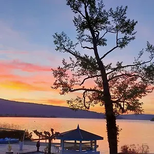 Cosy Lakeside With Private Duingt